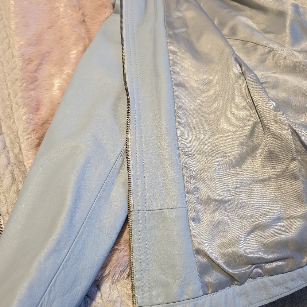 1973 Vintage Vera Pelle Sky Blue Leather Jacket - Medium/Large - Italian - Picture 11 of 16